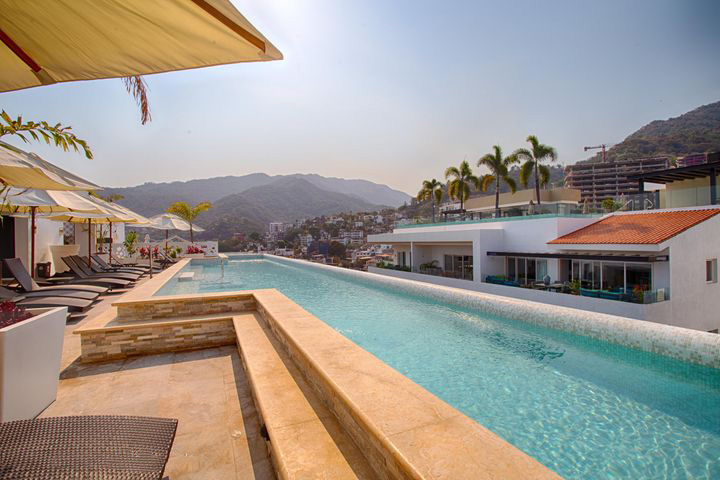Turnkey 2-Bedroom Condo with Parking in Puerto Vallarta's Romantic Zone — Zona Romántica, Emiliano Zapata